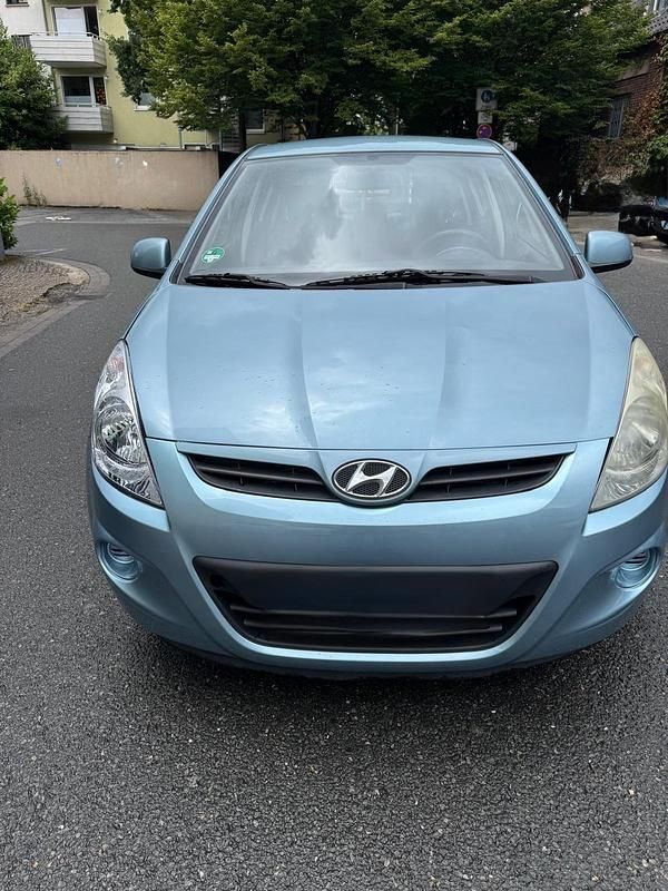 Blau Gebraucht 2011 Hyundai i20 Kleinwagen | 3.300 € (Guter Preis) - Bild 1/4