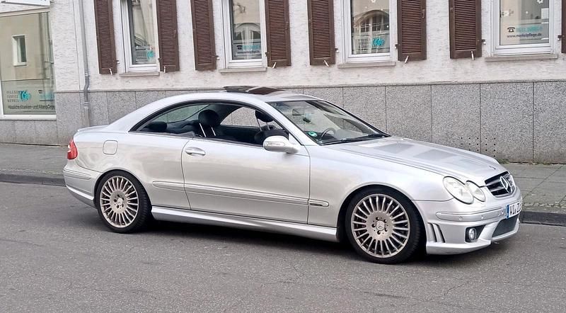 Silber Gebraucht 2004 Mercedes CLK500 Coupé | 9.500 € (Fairer Preis) - Bild 1/4