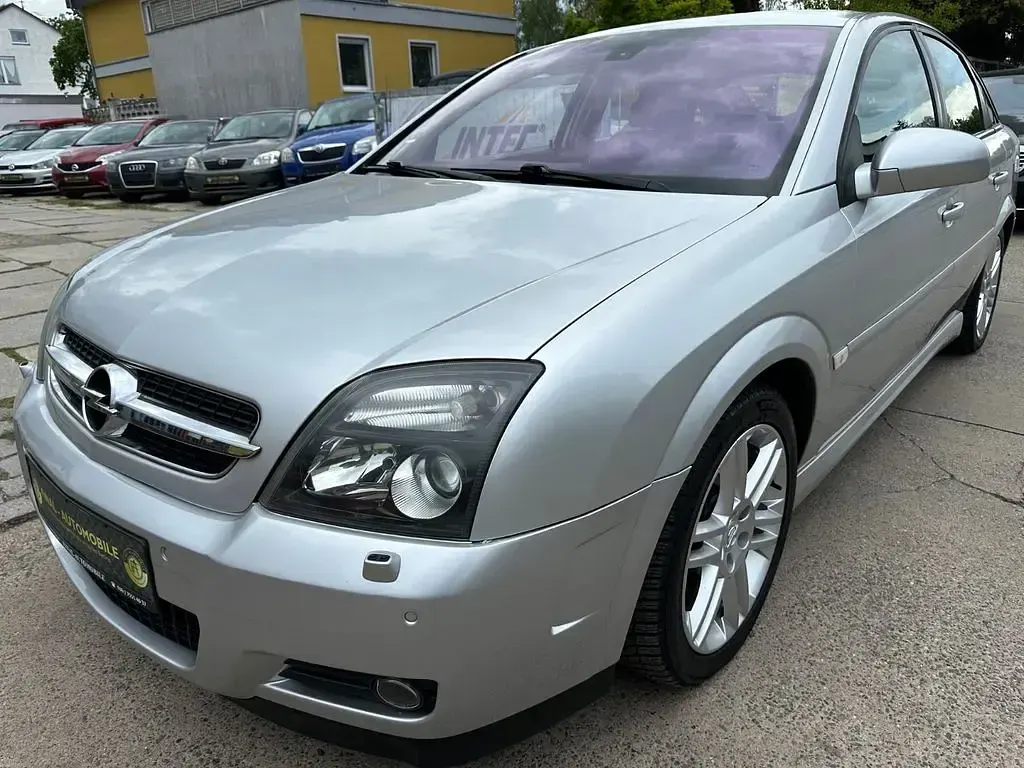Używany Opel Vectra GTS 211 KM (155 kW) 2003 Szary Sedan/Limuzyna