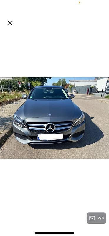 Grau Gebraucht 2016 Mercedes C220 Limousine | 20.500 € (Etwas zu teuer) - Bild 1/4