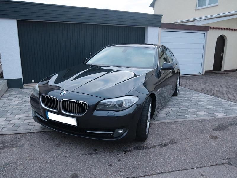 Gebraucht BMW 523 204 PS (150 kW) 2010 Grau Limousine