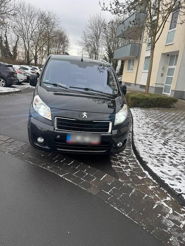 Gebraucht Peugeot TePee 163 PS (119 kW) 2012 Schwarz Van / Kleinbus