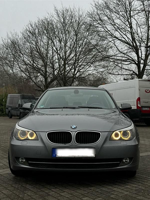 Gebraucht BMW 520 163 PS (119 kW) 2010 Grau Limousine