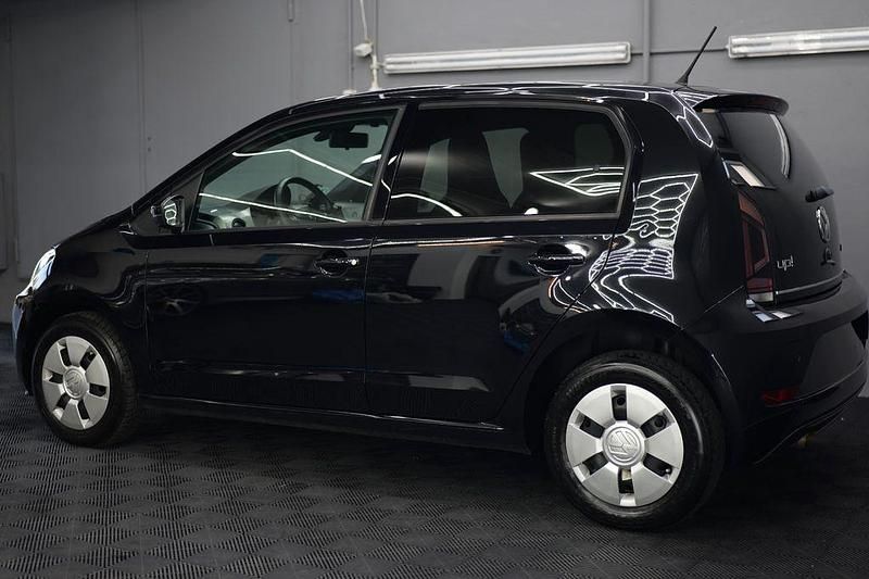 Second-hand VW up! high up! 90 CP (66 kW) 2017 Negru Hatchback
