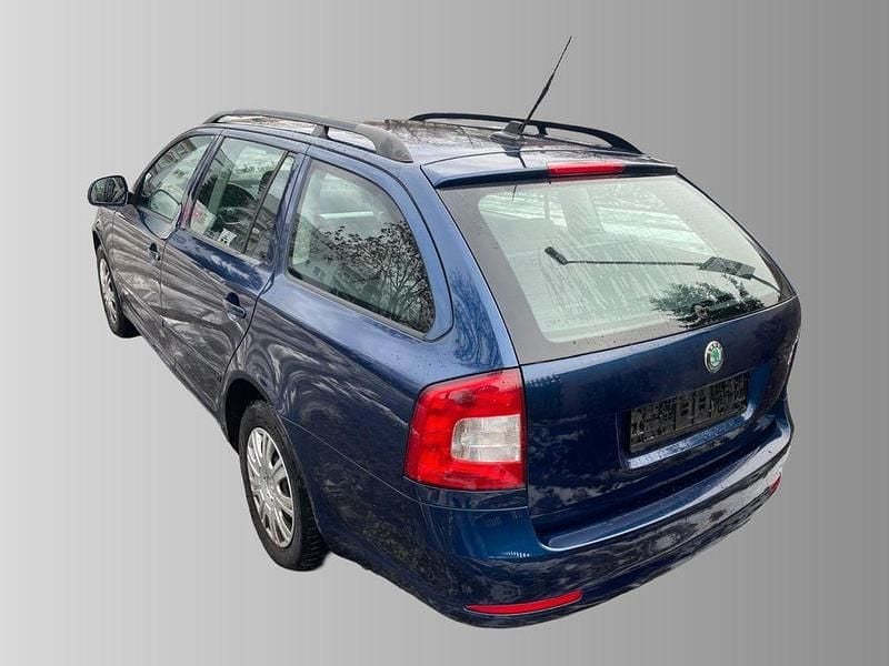 Gebraucht Skoda Octavia 105 PS (77 kW) 2010 Blau Kombi