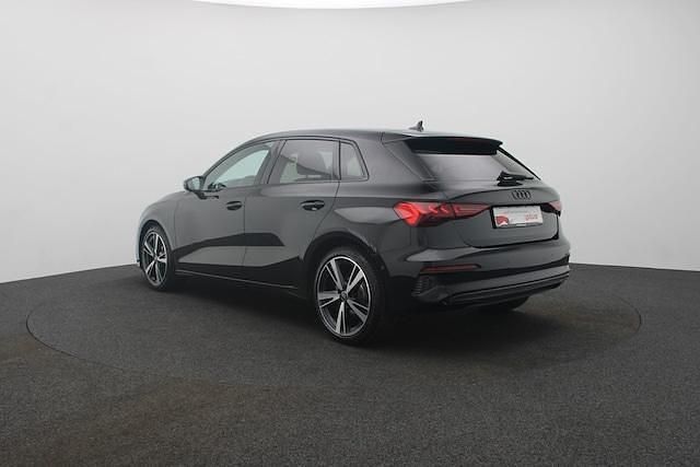 Używany Audi A3 Performance 150 KM (110 kW) 2024 Czarny Sedan/Limuzyna