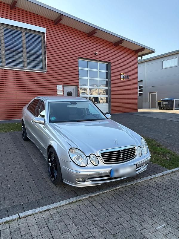 Gebraucht Mercedes E280 177 PS (130 kW) 2004 Silber Limousine