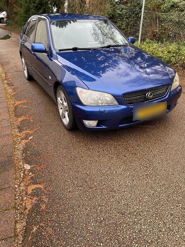 Second-hand Lexus IS200 155 CP (114 kW) 2002 Albastru Berlinǎ