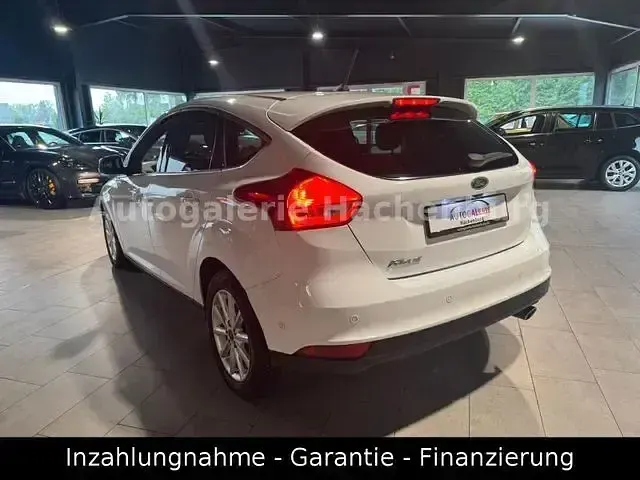 Gebraucht Ford Focus Titanium 150 PS (110 kW) 2018 Frozen white Limousine