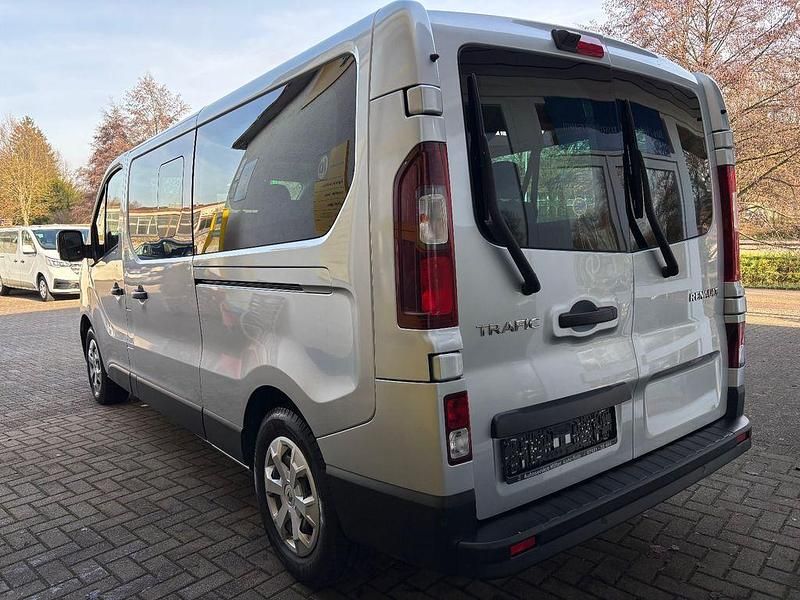 Gebraucht Renault Trafic 150 PS (110 kW) 2024 Silber Van / Kleinbus