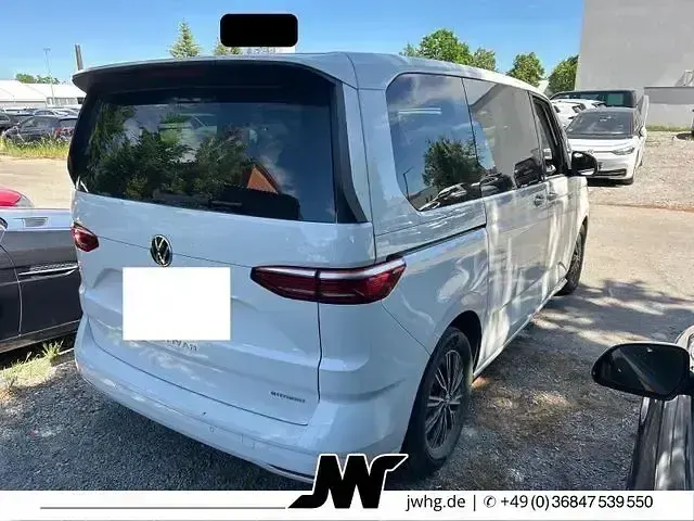 Gebraucht VW Multivan Life 218 PS (160 kW) 2022 Candyweiß Van / Kleinbus