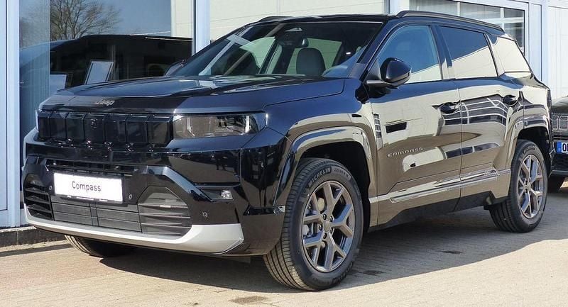 Neu Jeep Compass 145 PS (106 kW) 2026 Schwarz SUV