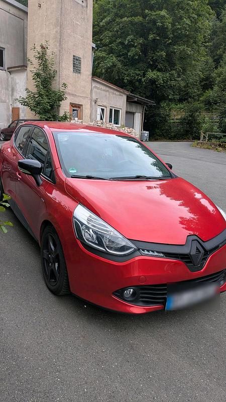 Rot Gebraucht 2016 Renault Clio IV LIMITED Limousine | 5.500 € (Superpreis) - Bild 1/4