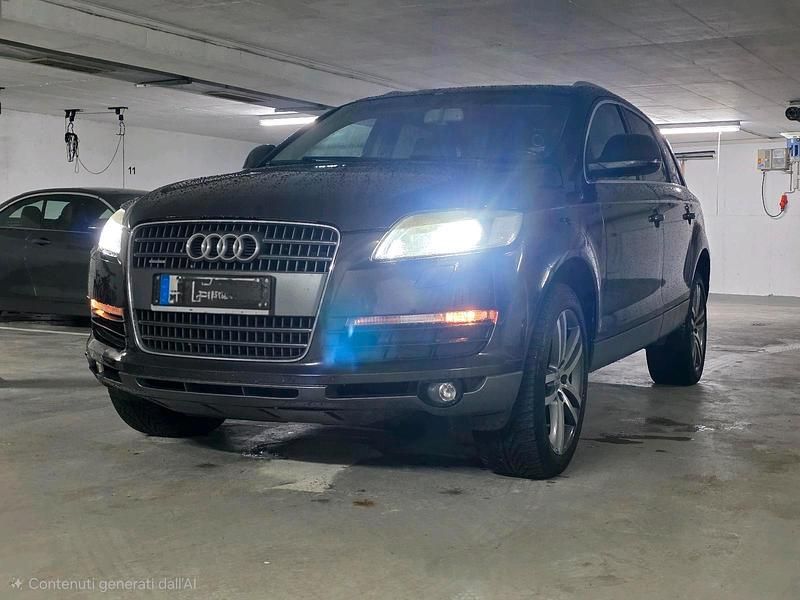Grau Gebraucht 2006 Audi Q7 SUV | 7.250 € (Guter Preis) - Bild 1/4
