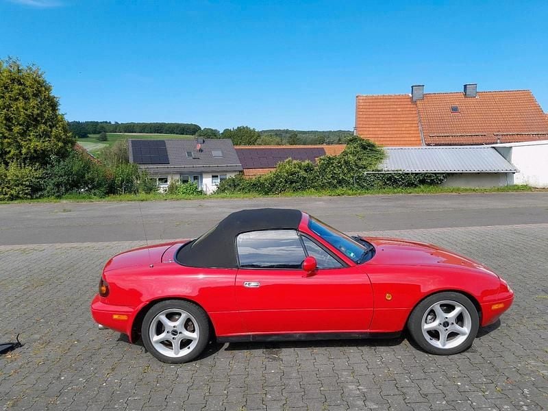 Gebraucht Mazda MX5 90 PS (66 kW) 1996 Rot Cabrio