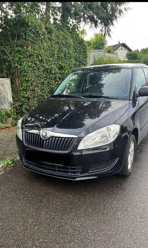 Schwarz Gebraucht 2013 Skoda Fabia Kleinwagen | 6.500 € (Teuer) - Bild 1/4