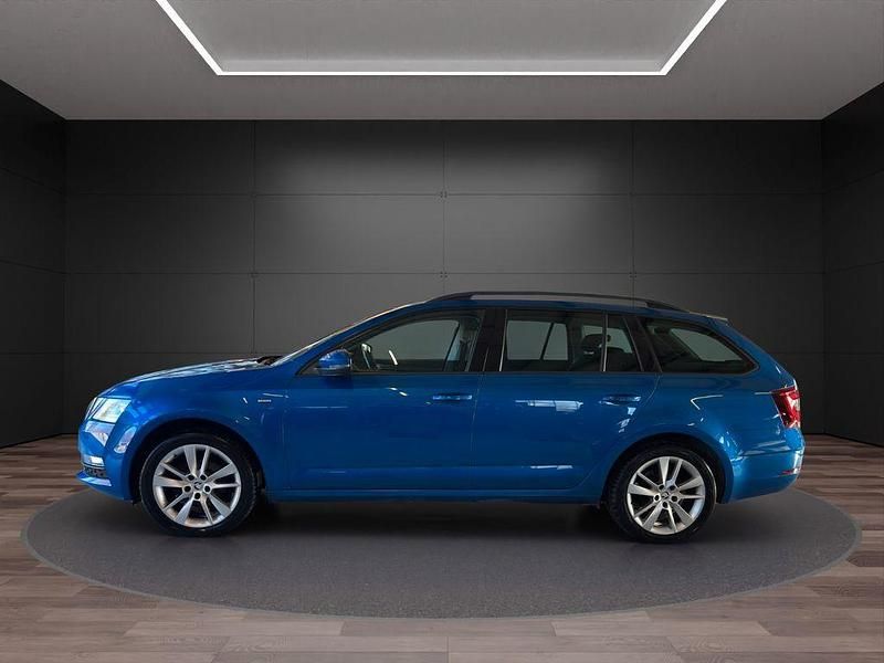 Gebraucht Skoda Octavia Clever 150 PS (110 kW) 2018 Raceblau metallic Kombi