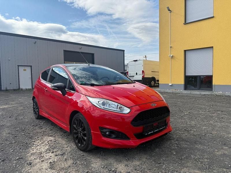 Rot Gebraucht 2017 Ford Fiesta ST-Line Kleinwagen | 6.400 € (Guter Preis) - Bild 1/4