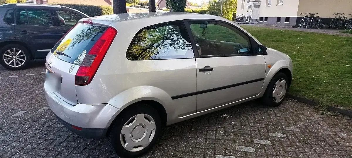 Gebraucht Ford Fiesta 2004 Silber Kleinwagen