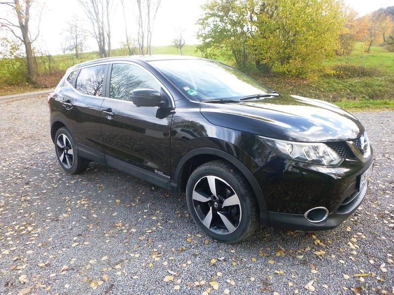 Schwarz Gebraucht 2016 Nissan Qashqai SUV | 12.500 € (Fairer Preis) - Bild 1/4