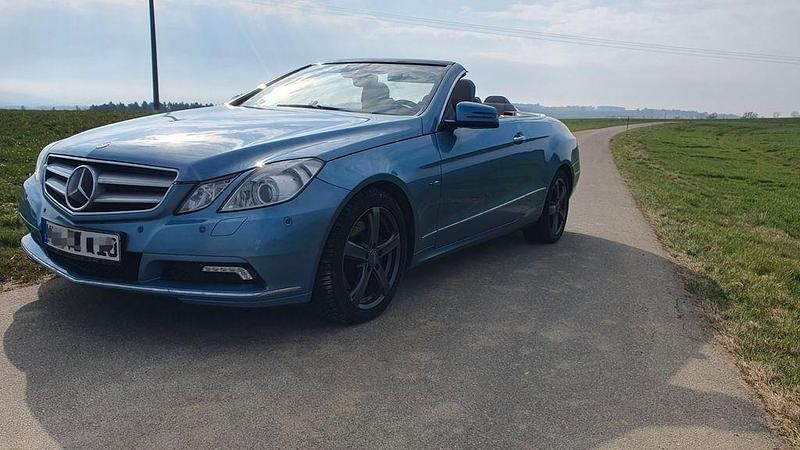 Gebraucht Mercedes E350 231 PS (169 kW) 2010 Blau Cabrio