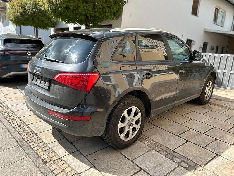 Second-hand Audi Q5 170 CP (125 kW) 2009 Negru SUV