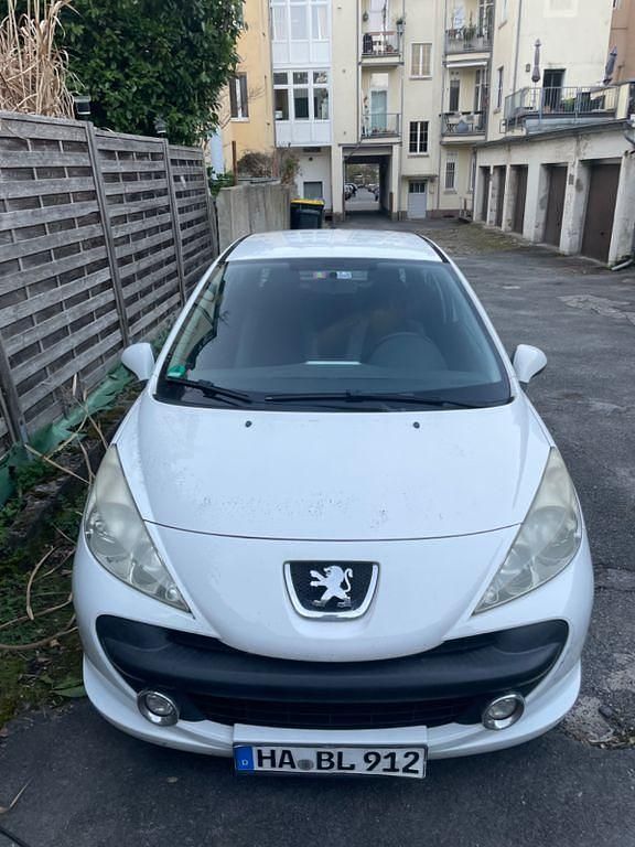 Gebraucht Peugeot 207 Premium 95 PS (69 kW) 2009 Weiß Kleinwagen