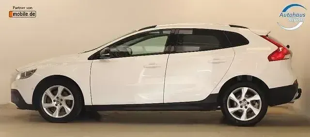 Gebraucht Volvo V40 CC You! 190 PS (139 kW) 2014 Weiß Kombi