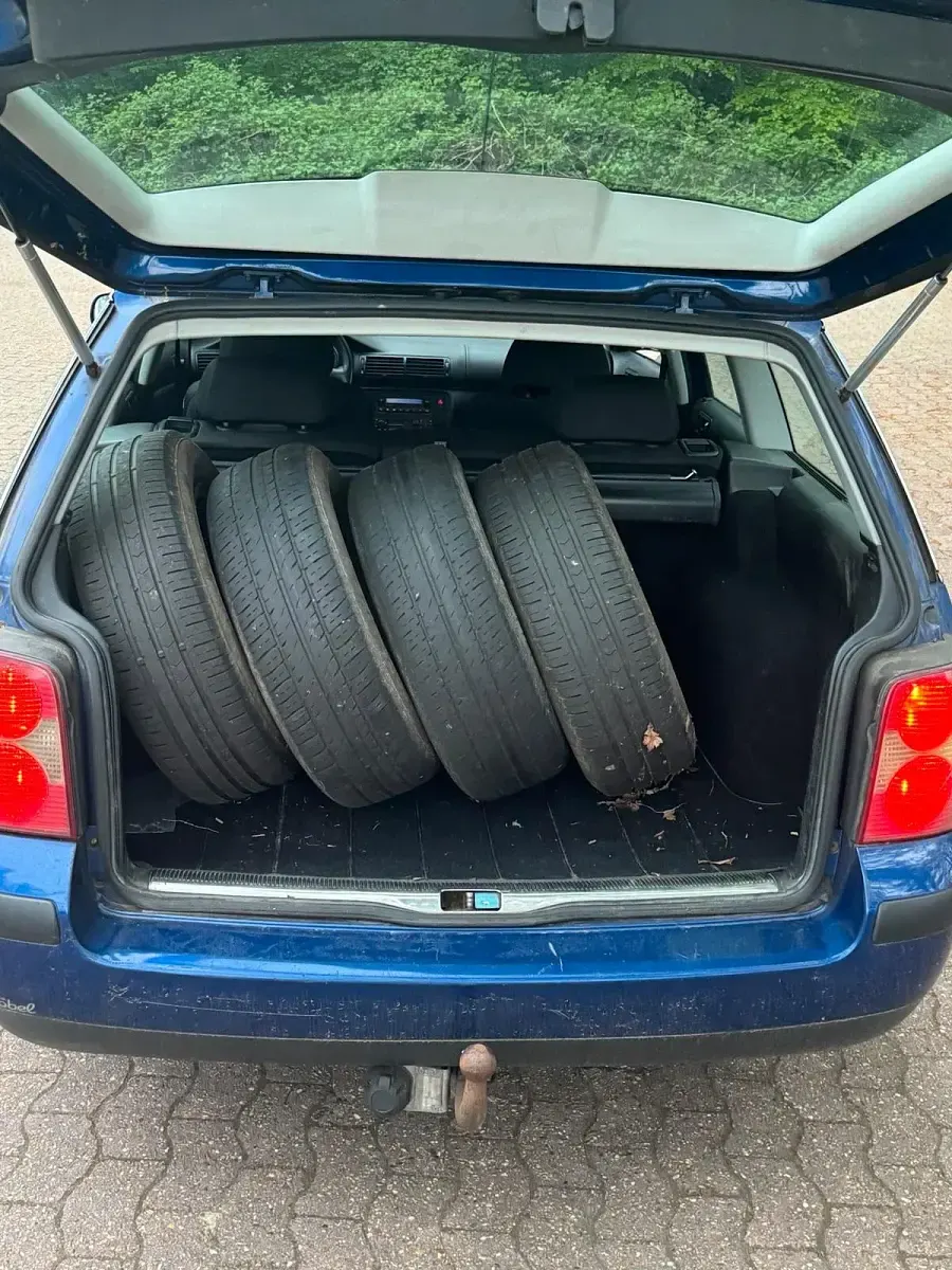 Gebraucht VW Passat 130 PS (95 kW) 2001 Blau Kombi