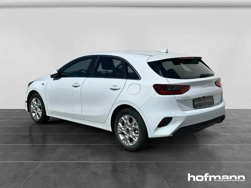 Gebraucht Kia Ceed Vision 160 PS (117 kW) 2022 Weiß Kleinwagen