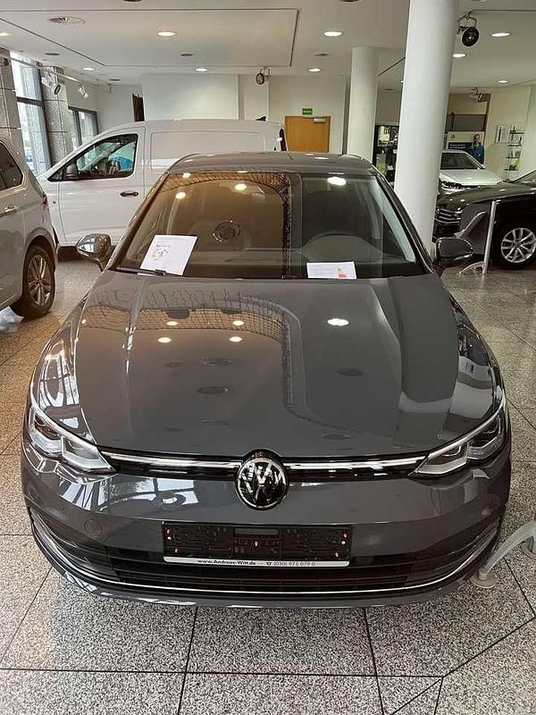 Gebraucht VW Golf VIII Style 150 PS (110 kW) 2023 Delfingrau metallic Limousine