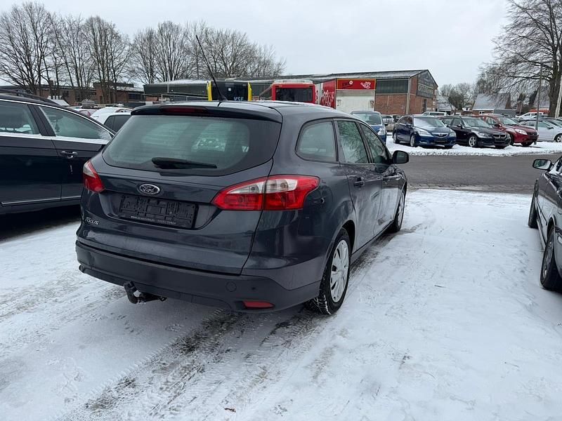 Gebraucht Ford Focus Trend 95 PS (69 kW) 2014 Blau Kombi