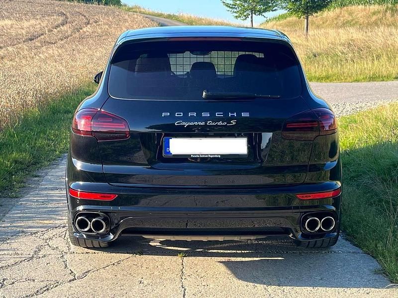Gebraucht Porsche Cayenne Turbo S 570 PS (419 kW) 2015 Schwarz SUV
