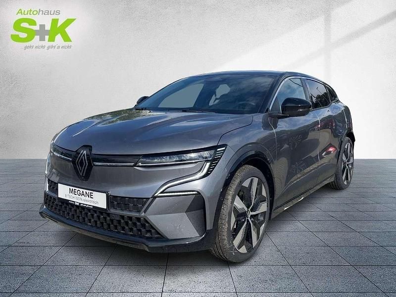 Dolomitgrau, black pearlschwarz metallic (grau) Gebraucht 2024 Renault Mégane Komfort Limousine | 36.480 € (Etwas zu teuer) - Bild 1/4
