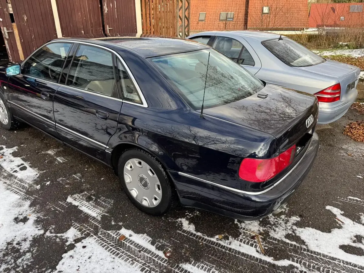 Gebraucht Audi A8 260 PS (191 kW) 2001 Blau Limousine