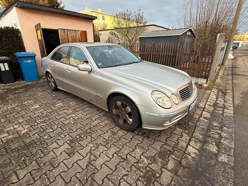 Gebraucht Mercedes E200 Avantgarde 163 PS (119 kW) 2004 Silber Limousine