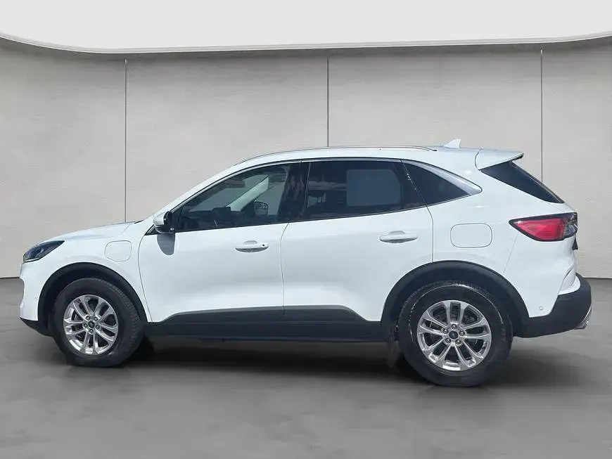 Gebraucht Ford Kuga Titanium 152 PS (111 kW) 2022 Weiß SUV