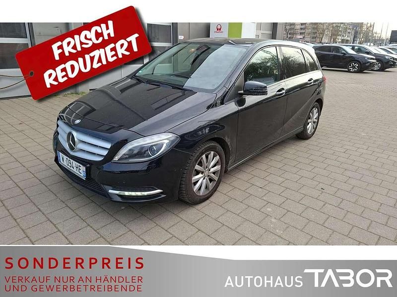 Gebraucht Mercedes B180 109 PS (80 kW) 2013 Kosmosschwarz  metalliclack Van / Kleinbus