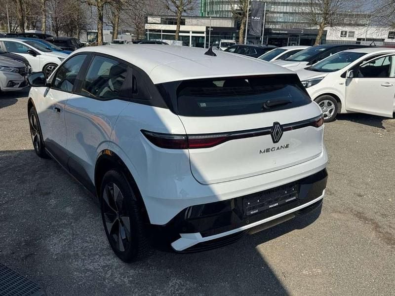Usado Renault Megane E-Tech Equilibre 96 kW (131 CV) 2023 Blanco Berlina