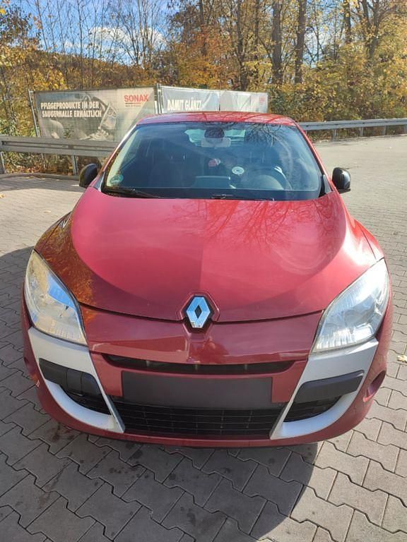 Gebraucht Renault Mégane III Bose Edition 131 PS (96 kW) 2012 Rot Coupé