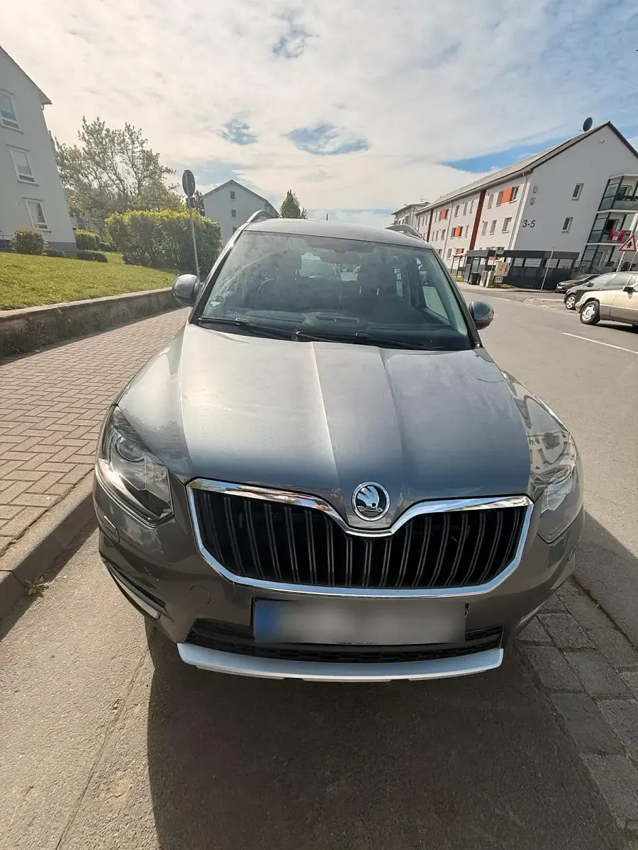 Gebraucht Skoda Yeti 110 PS (80 kW) 2017 Grau SUV