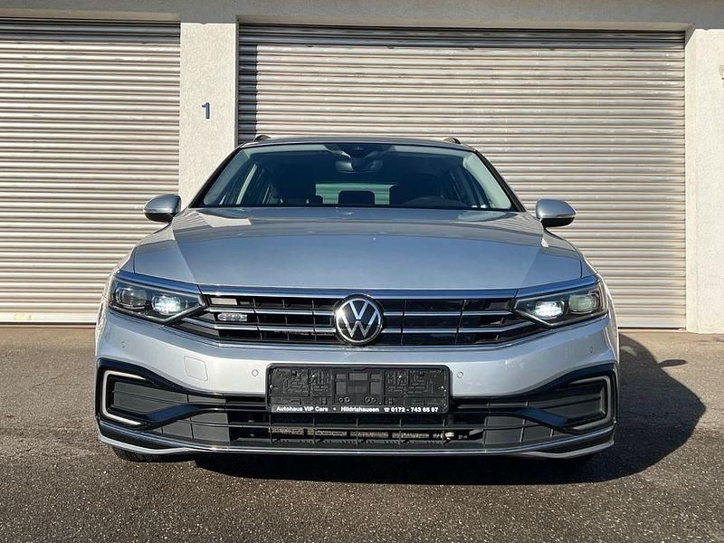 Gebraucht VW Passat GTE 218 PS (160 kW) 2021 Silber Kombi