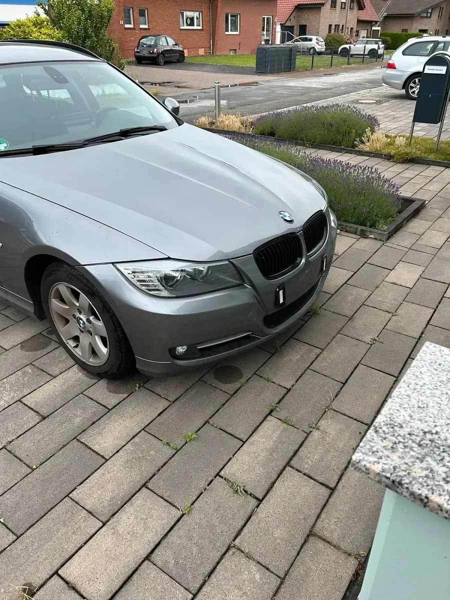 Gebraucht BMW 318 143 PS (105 kW) 2008 Grau Kombi