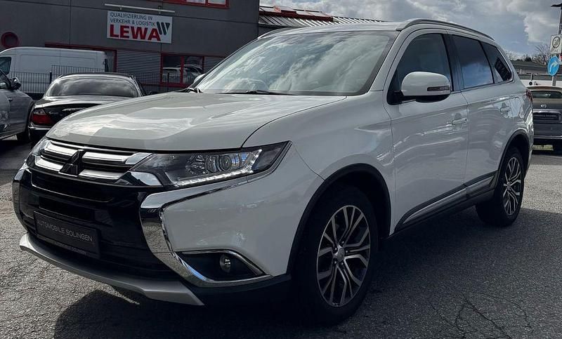 Gebraucht Mitsubishi Outlander Edition 150 PS (110 kW) 2018 Weiß SUV