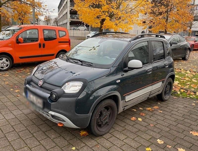 Grün Gebraucht 2023 Fiat Panda Garmin Kleinwagen | 11.900 € (Fairer Preis) - Bild 1/4