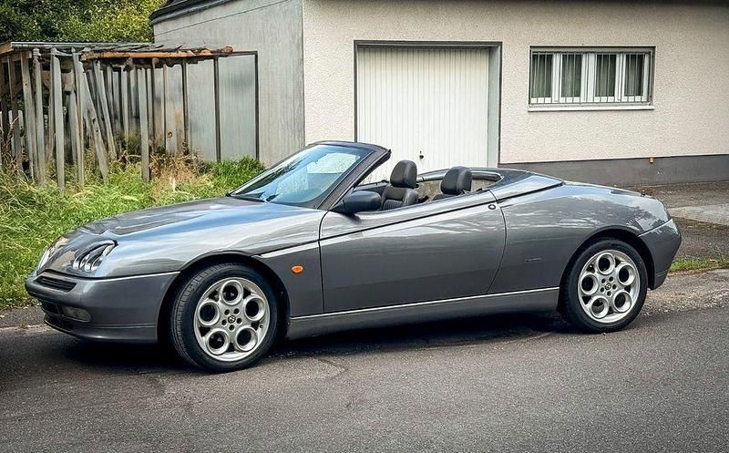 Gebraucht Alfa Romeo Spider 155 PS (114 kW) 2000 Grau Cabrio