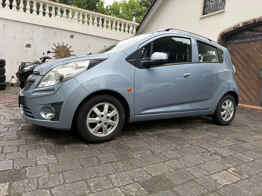 Używany Chevrolet Spark LS 82 KM (60 kW) 2011 Niebieski Hatchback