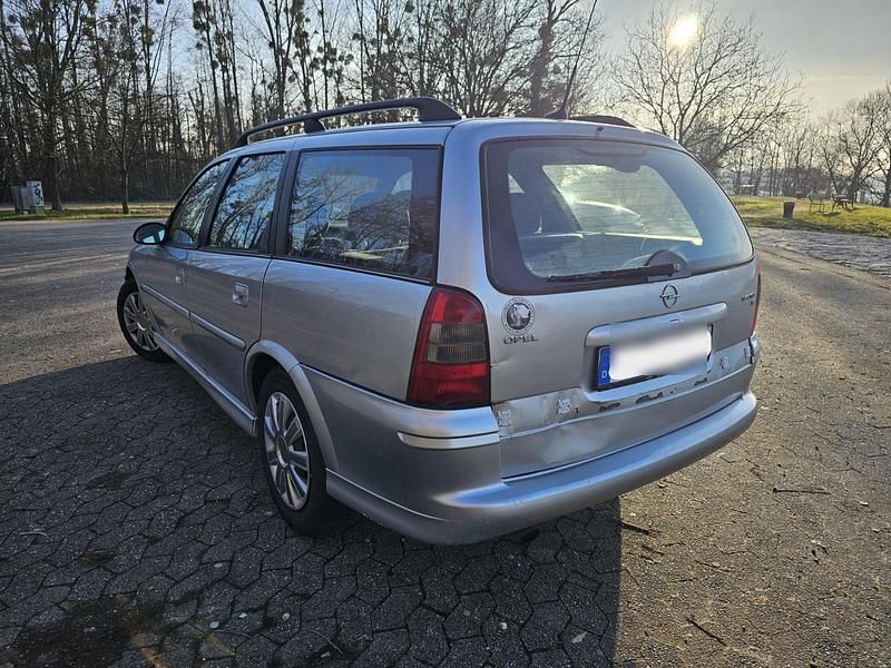 Gebraucht Opel Vectra 116 PS (85 kW) 2002 Silber Kombi