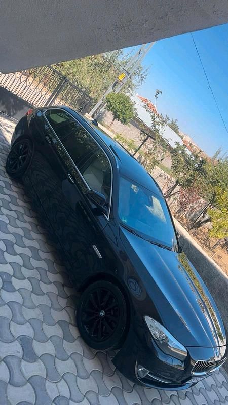 Gebraucht BMW 530 258 PS (189 kW) 2012 Schwarz Kombi