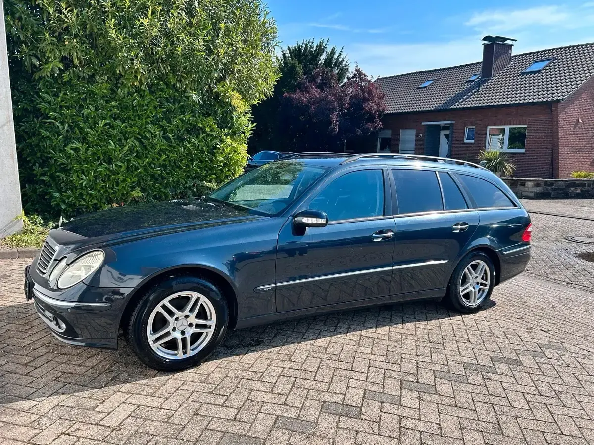 Gebraucht Mercedes E220 Avantgarde 150 PS (110 kW) 2004 Blau Kombi